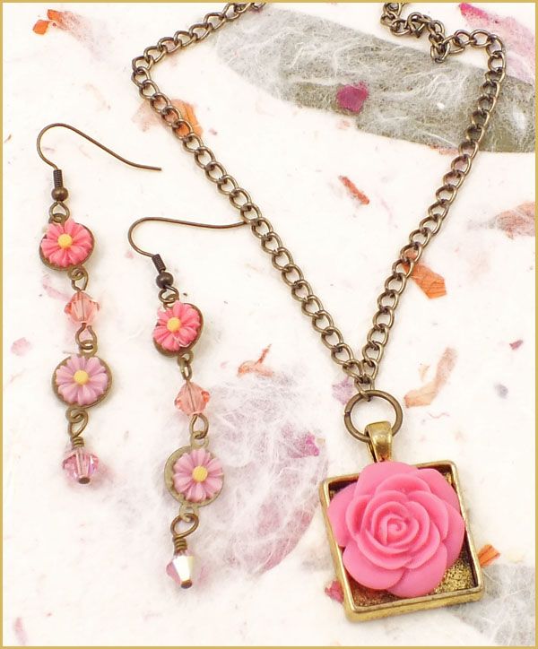 Daisy chain earrings and rose pendant set