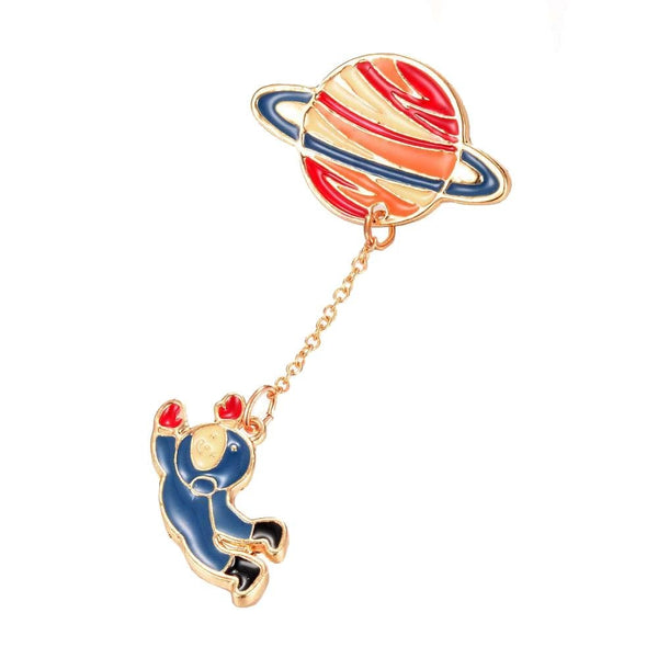 30mm Spaceman & Planet Brooch with Pin, gold-plated