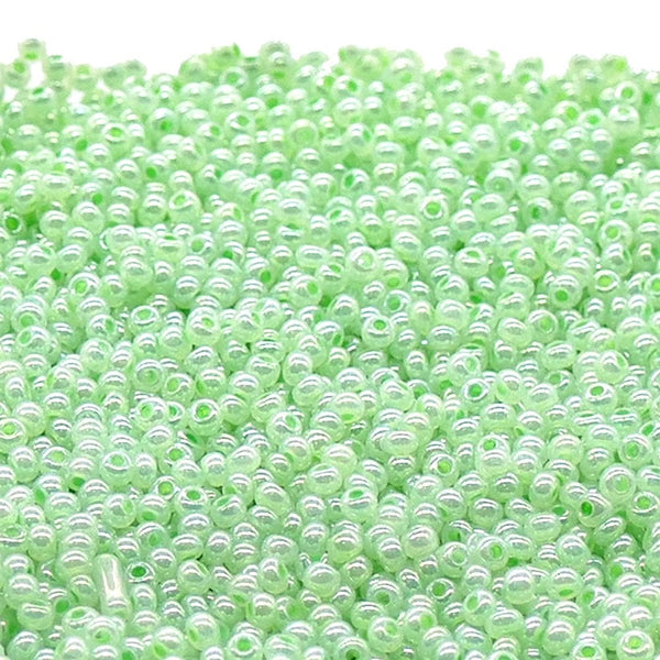 Preciosa Seed Beads 11/0, ceylon light green