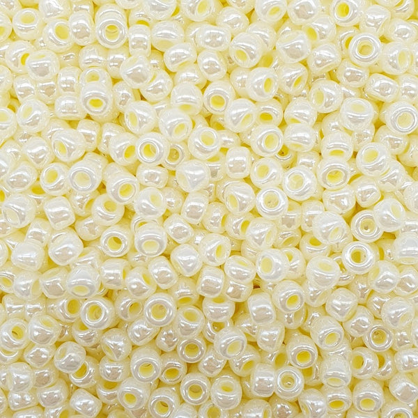 Miyuki Seed Beads 6/0, butter cream ceylon