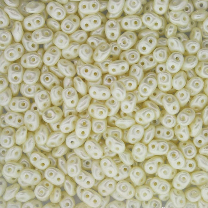 Matubo SuperDuo Czech Beads 2.5x5mm, pastel light cream/off white